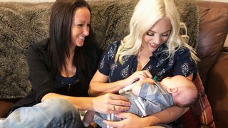 Ştiinţa uimeşte din nou. Două femei au purtat acelaşi copil &icirc;n p&acirc;ntec! Cum au reuşit