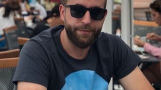 Noi detalii despre poliţistul din Piteşti care şi-a omor&acirc;t fiul de 3 ani, apoi s-a sinucis! Bărbatul era fiul unui politician