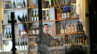 Cristi Borcea profită din plin de libertate! Uite cum s-a distrat de mama focului, chiar înainte de a ajunge la audieri la DNA! Prietenii i-au ţinut companie toată seara