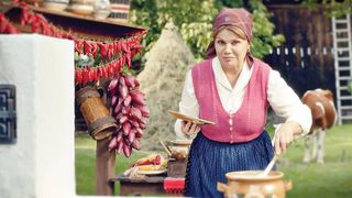 Celebra &rdquo;Coana Chiva&rdquo;, declaraţii despre Busu, de pe patul de spital. &ldquo;Poate dacă eram acolo nu se &icirc;nt&acirc;mpla asta...&ldquo;