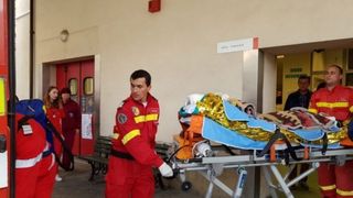 T&acirc;nărul ars din Piatra Neamţ, care a fost transferat &icirc;n Belgia, a murit