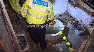 Tragedie &icirc;n D&acirc;mboviţa! Un bărbat a fost găsit &icirc;necat &icirc;n curtea unei vecine! Descoperirea macabră a fost făcută de o femeie nevăzătoare