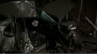 A avut zile! Un şofer român a scăpat fără nicio zgârietură după ce s-a răsturnat cu maşina