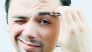 Bărbaţii, cot la cot cu femeile când vine vorba de îngrijire personală! Tot mai mulţi reprezentanţi ai sexului tare dau iama în saloane de înfrumuseţare