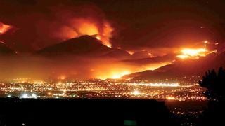 Incendiul din California face în continuare victime! Pompierii au început să caute persoanele dispărute