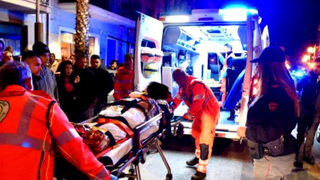 EL este agresorul Alinei, rom&acirc;nca atacată cu acid şi &icirc;njunghiată &icirc;n Italia. T&acirc;năra este &icirc;n stare critică