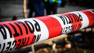 Argeşean, găsit &icirc;njunghiat şi cu g&acirc;tul tăiat &icirc;n propria casă! Criminalul l-a măcelărit din cauza ASTA