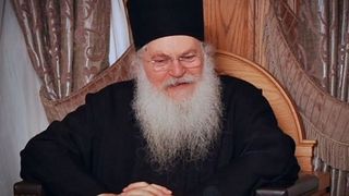 Cum se simte stareţul Efrem după accidentul rutier din nordul Greciei! A ajuns la spital după ce maşina în care se afla a intrat într-un parapete