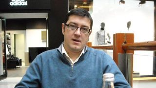 Jurnalist din Rom&acirc;nia, acuzat că a bătut un pieton! "S-a dat jos din maşină şi m-a luat la palme!" - Cine este celebrul jurnalist care s-a comportat golăneşte &icirc;n trafic?