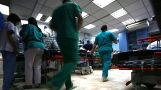 Un copil de 10 ani, beat criţă &icirc;ntr-un parc din Ploieşti. Caz şocant