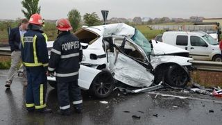Iarnă face victime pe şosele! Mai mulţi şoferi au provocat astăzi accidente grave în ţară