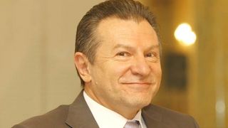 Vă mai amintiţi de Radu Berceanu? Unul dintre cei mai importanţi politicieni c&acirc;ndva, acum este afacerist!  Ce afacere cu pierderi are acesta