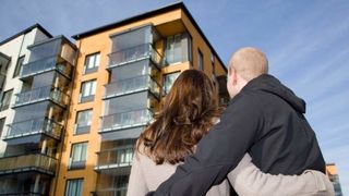 Proiectele imobiliare, spaima proprietarilor de case. Blocurile care apar ca ciupercile după ploaie, motiv de scandal pentru unii bucureşteni