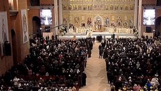 Patriarhul Daniel sfinţeşte Catedrala Mântuirii Neamului: Sunt peste 30.000 de credincioşi şi 2.000 de invitaţi oficiali