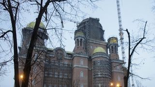 Panică la slujba de la Catedrala Mântuirii Neamului! Peste 60 de persoane au avut nevoie de asistenţă medicală