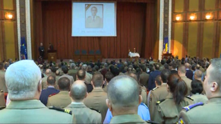 Omagiu adus de militarii rom&acirc;ni pentru Alex, t&acirc;nărul plutonier mort electrocutat &icirc;n gara din Alba Iulia! E emoţionant!