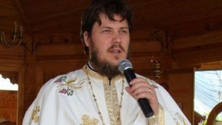 Purtătorul de cuv&acirc;nt al Arhiepiscopiei Tomisului despre maşinile luxoase ale preoţilor: "Sunteţi invidioşi că nu apucaţi şi voi o tură cu ele!"