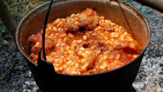 1DECEMBRIE Fasolea cu ciolan nu a fost niciodata m&acirc;ncarea tradiţională de 1 decembrie! Iată de c&acirc;nd a pornit toată nebunia