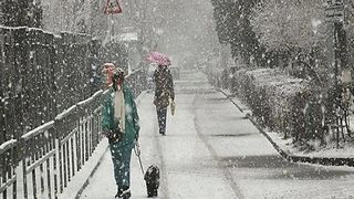 Alertă de la meteorologi! A fost emis cod galben de ninsori şi v&acirc;nt, valabil p&acirc;nă miercuri seară