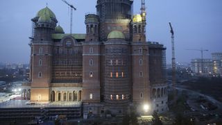 Locatarii din cartierul 13 Septembrie nu mai au linişte de la sfinţirea Catedralei Neamului! Cetăţenii se plâng de zgomot