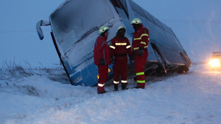 Peste 11.000 de pompieri, poliţişti şi jandarmi, pregătiţi să intervină în zonele afectate de vremea rea