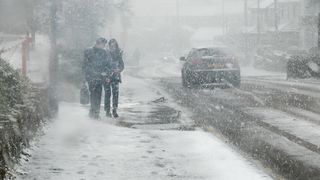 Valul de frig a lovit &icirc;ntreaga Europă! Ninsoarea a paralizat toată peninsula Balcanică