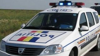 Autospecială de Poliţie implicată &icirc;ntr-un accident rutier. Şoferul a pierdut controlul volanului