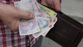 Veşti uriaşe pentru profesori! Cresc salariile şi vor primi bani mai mulţi şi la pensionare