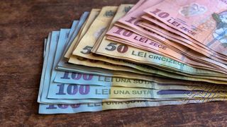 Premierul anunţă creşterea de cinci ori a indemnizaţiilor pentru invalizi, veterani şi văduve de război