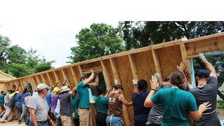 Neam unit. Un ONG a reuşit să redea speranţa oamenilor , oferindu-le un loc căruia să &icirc;i spună...acasă