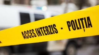 EL este criminalul căutat în Bucureşti, după ce a ucis un bărbat în propria locuinţă. Imagini surprinse de camerele de supraveghere