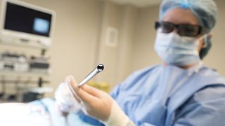 Medic acuzat că ar fi cusut vaginul unei femei. Caz şocant &icirc;n Constanţa