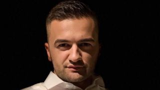 Andrei, un t&acirc;năr de 27 de ani, s-a sinucis &icirc;n ziua &icirc;n care a divorţat oficial de soţia sa. Băiatul a intrat cu maşina &icirc;ntr-un st&acirc;lp