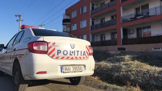 Detalii şocante! Cum au fost găsiţi poliţistul şi iubita lui &icirc;n locuinţa din Oraviţa. Ce făcuse bărbatul cu arma de serviciu &icirc;nainte de a fi găsiţi morţi