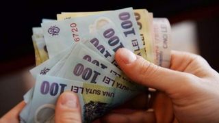 Decizia luată de Guvern, sabie cu două tăişuri. Salariu 2.350, doar la studii superioare. Sute de mii de rom&acirc;ni afectaţi