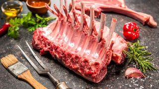 Alternativă sănătoasă. Carne fragedă de miel pe masa de Crăciun. C&acirc;t trebuie să scoţi din buzunar