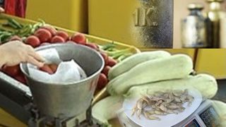 Rom&acirc;nii sunt furaţi la c&acirc;ntar. Iată care sunt trucurile pe care comercianţii le folosesc şi tu nu le observi c&acirc;nd faci piaţa