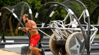 Imagini EXCLUSIVE! Ce a păţit Faimosul Cristi Pulhac de cum a păşit &icirc;n dormitorul conjugal c&acirc;nd s-a &icirc;ntors de la Exatlon! Soţia lui i-a făcut-o Video