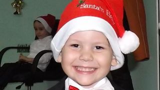 Ultimul Crăciun al lui Ionuţ Anghel, băiatul ucis de maidanezi &icirc;n Parcul Tei! IMAGINI CUTREMURATOARE Video