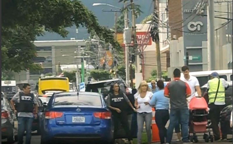 Elena Udrea a fost ridicata de pe strada de autoritatile din Costa Rica