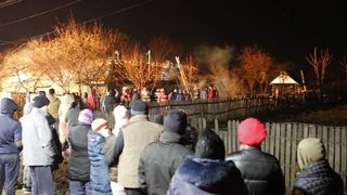 Doi bărbaţi din Buzău, găsiţi carbonizaţi &icirc;ntr-o casă &icirc;n flăcări! Concluziile şocante ale anchetatorilor