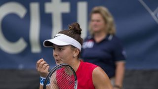 Bianca Andreescu vrea să facă milioane din tenis pentru a salva c&acirc;inii maidanezi din Rom&acirc;nia! Cum a ajutat-o pe rom&acirc;ncă guvernul canadian să ajungă revelaţia tenisului mondial
