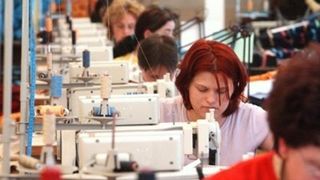 Proiect de modificare a Codului Muncii! Vinerea ar putea sa fie zi scurta de lucru