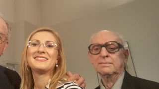 Reporterul Stirilor Kanal D l-a invatat pe Ion Iliescu sa-si faca selfie