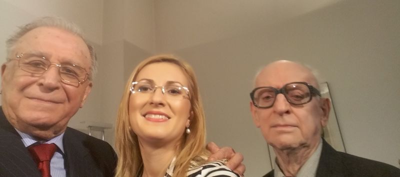 Reporterul Stirilor Kanal D l-a invatat pe Ion Iliescu sa-si faca selfie