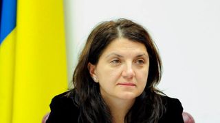 Ministrul Justitiei, pus sa sara peste turnichetii de la metrou: "Poate ne explica Metrorex de ce ar functiona metroul dupa 10 seara daca nu poti calatori cinstit, adica cu bilet?"