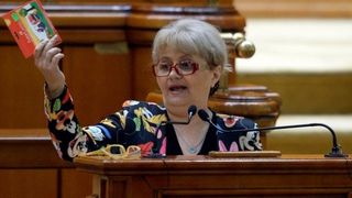 Senatoarea Cristiana Anghel sustine ca a fost amenintata: "Cati dintre voi ati fost intrebati daca vreti sa muriti in patul vostru atunci cand "v-ati bagat nasul unde nu trebuia"?