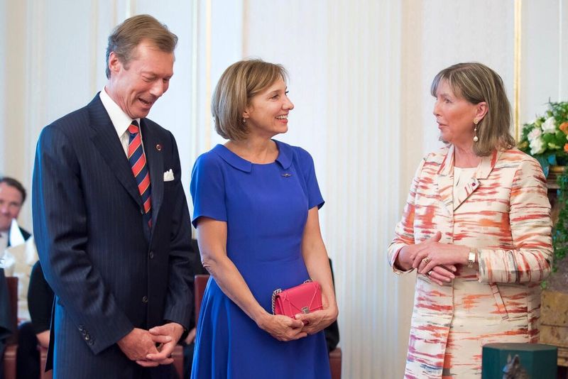 In cadrul intalnirilor de luni, Carmen Iohannis a schimbat mai multe tinute