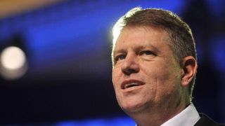Klaus Iohannis, mesaj de Ziua Eroilor: "Vom ramane pentru totdeauna recunoscatori celor care au facut posibila dezvoltarea si modernizarea Romaniei"