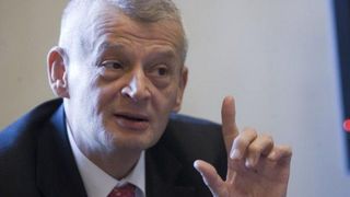 Sorin Oprescu s-a mutat! Instanta l-a obligat sa locuiasca in Bucuresti, asa ca nu mai poate ajunge la vila sa de langa Capitala!